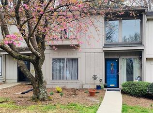 327 Lamplighter Cir, Winston Salem, NC 27104