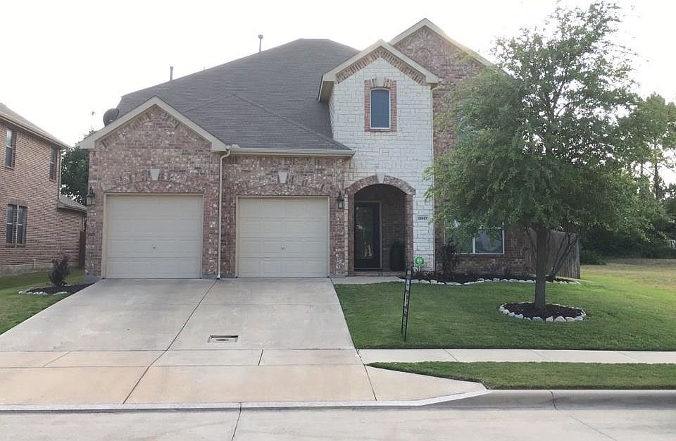 1st image of 15637 Gatehouse Dr