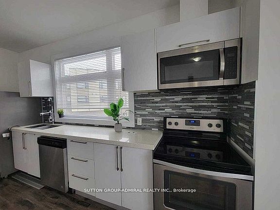 5th image of 540 Essa Rd #17
