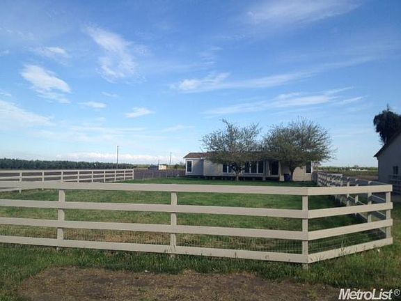 4th image of 9326 S Airport Way