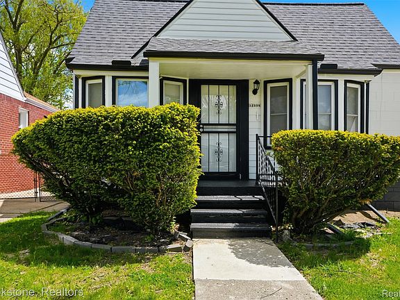 3rd image of 11338 Memorial St