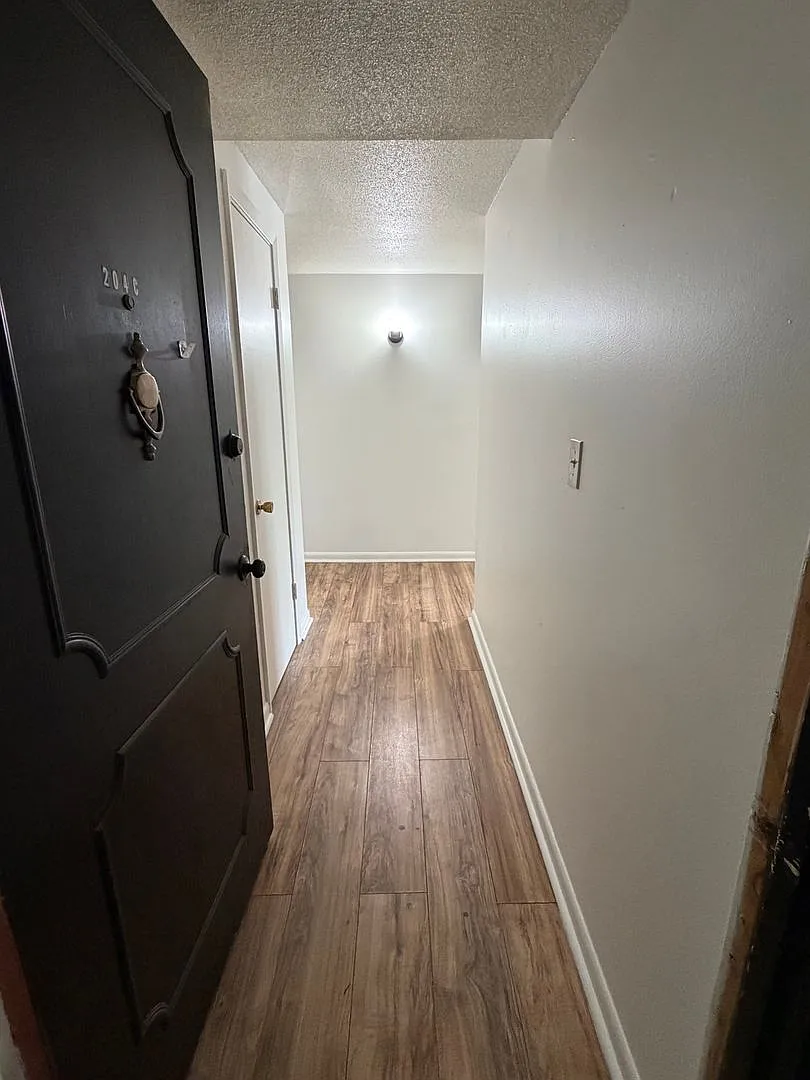 Mont Chalet - 39 Apartment Complex — Photo 4