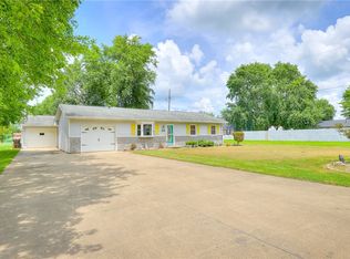 5760 Kentland Dr, Decatur, IL 62521