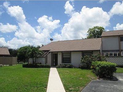 3rd image of 137 Sherwood Cir APT 27D