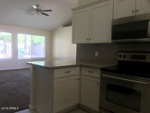 kitchen with view of backyard