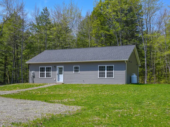 20 Delcourt Woods Lane, Bowdoinham, ME 04008