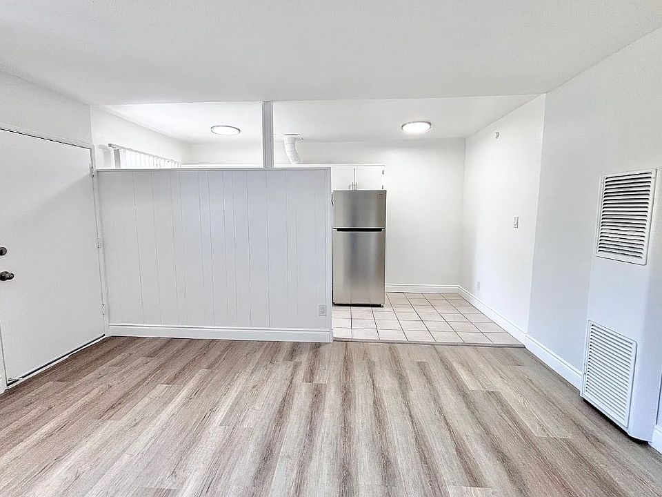 1st image of 13040 Dronfield Ave APT 2