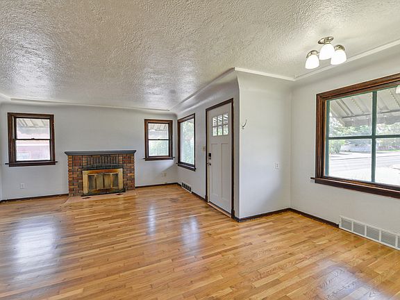 2nd image of 4702 N Post St