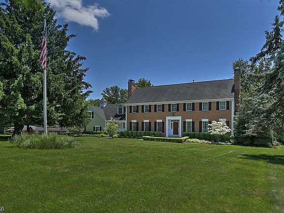 2nd image of 60 Peachcroft Dr