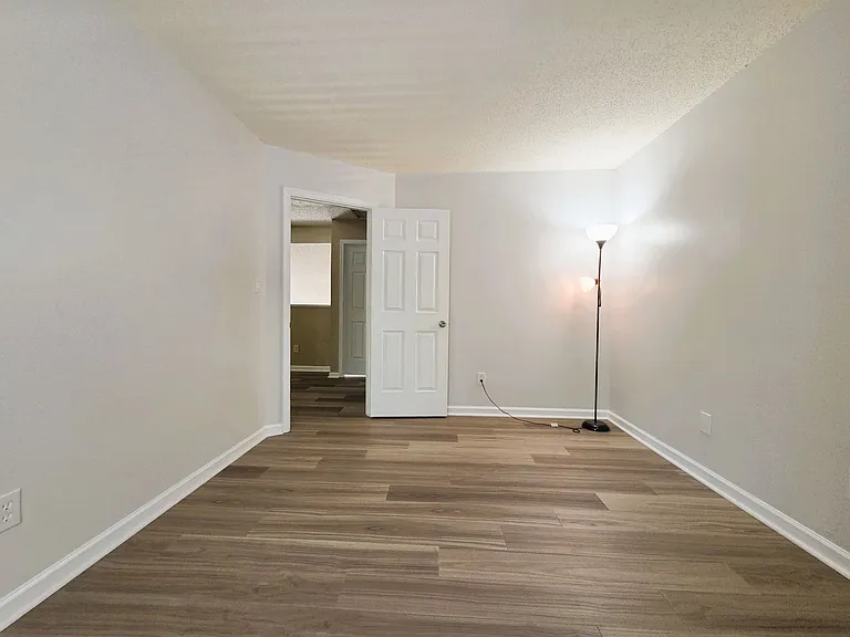 2519 Providence Creek Rd N — Photo 26