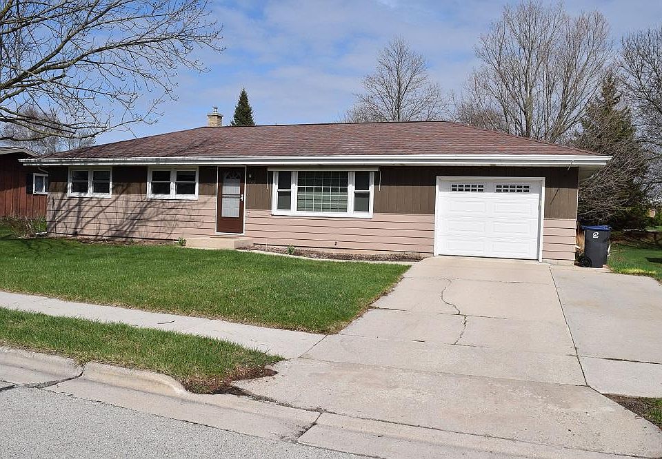1st image of 117 S Bruns Ave