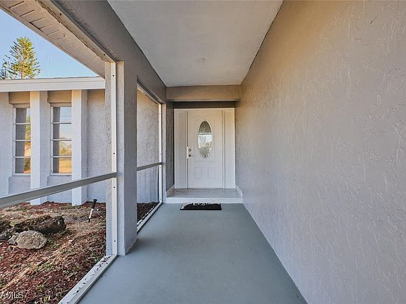 4th image of 233 SE 10th Ter