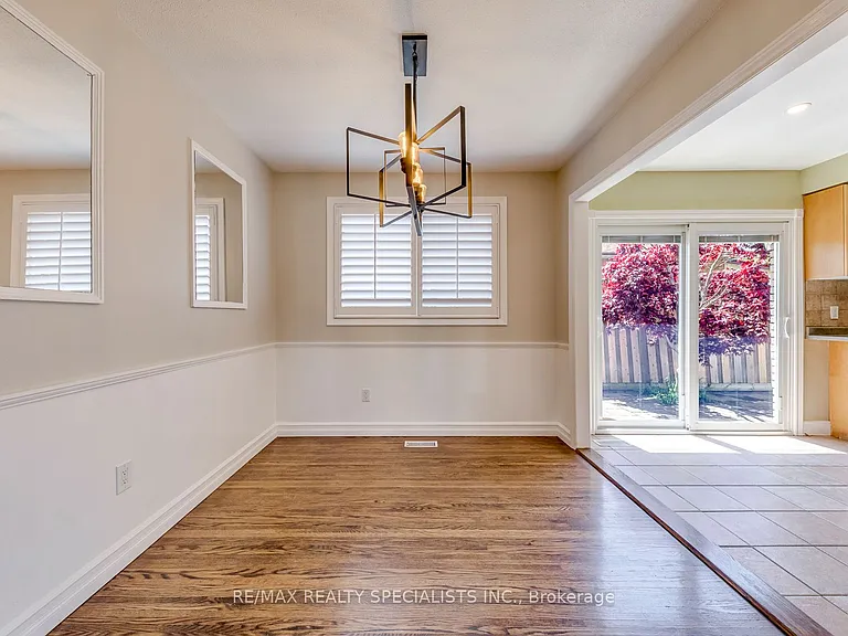 5 Country Club Dr — Photo 12