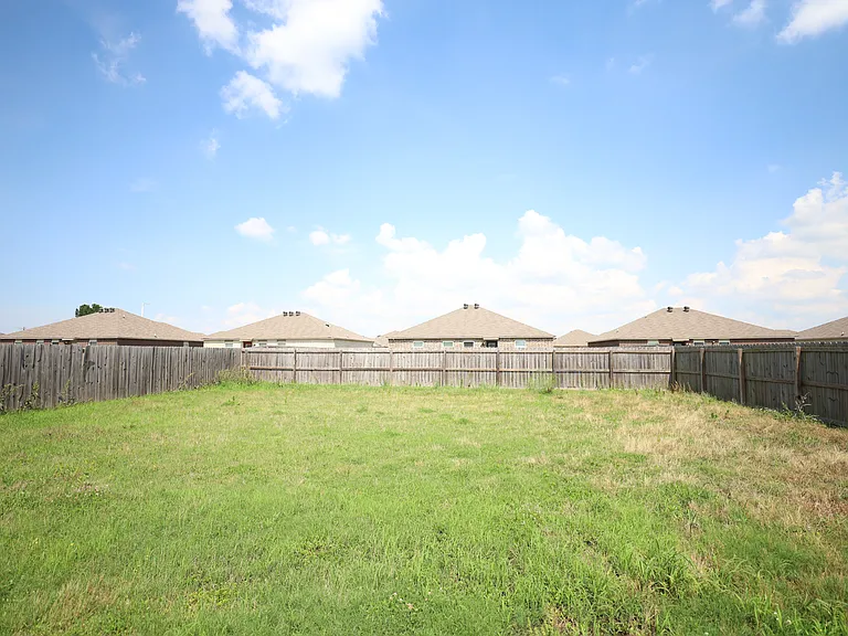3730 Churchill Dr — Photo 14