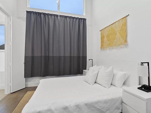 5th image of 2226 N Garrett Ave APT 104