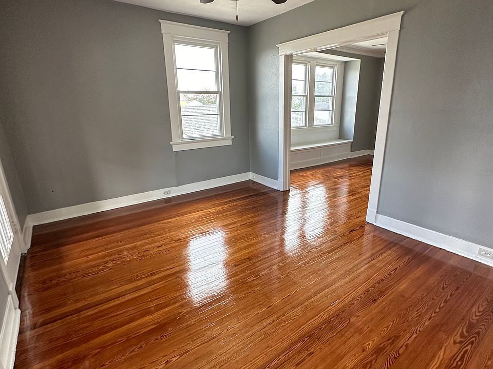 1st image of 3708 Loyola Ave #3708