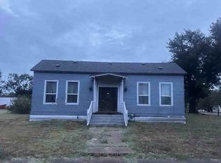 507 E Logan St, Calvert, TX 77837