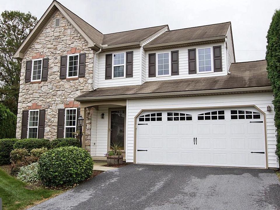 1st image of 37 Apple Blossom Dr