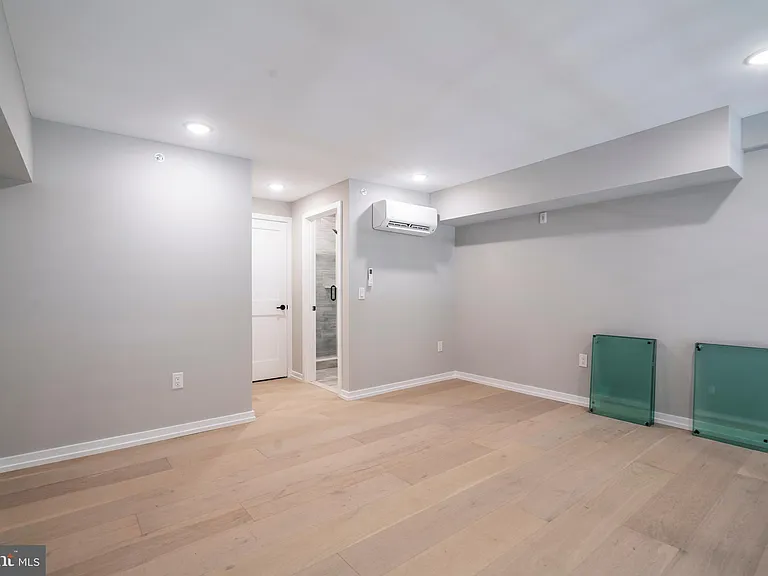 719 Dickinson St #2B — Photo 12