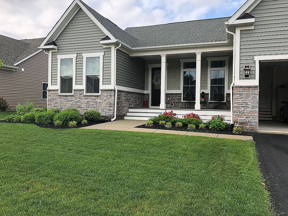 1st image of 31718 Carmine Dr