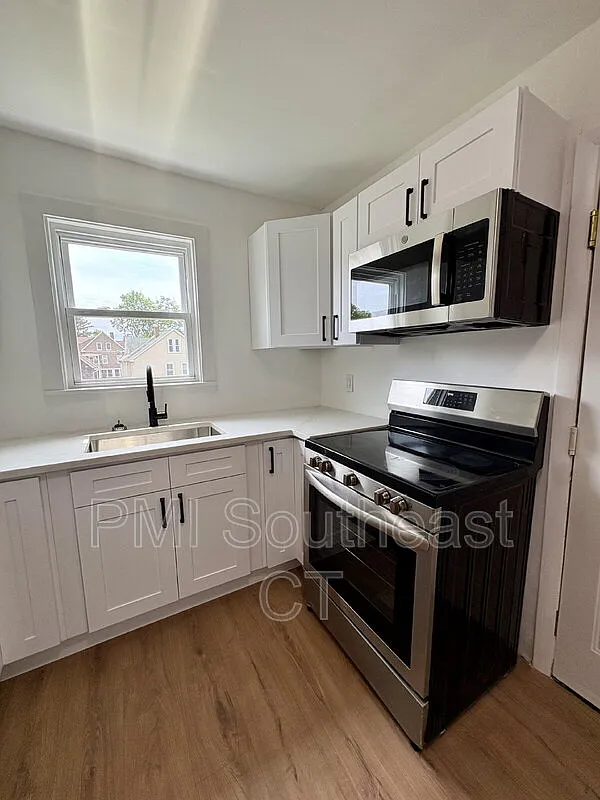 2 bed, 1.0 bath, 900 sqft, $1,450 — Photo 4