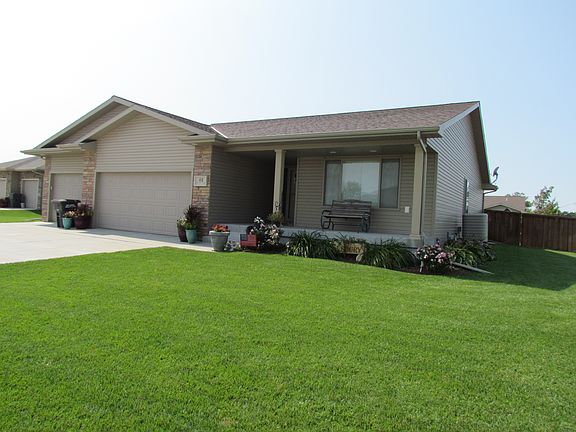 2nd image of 102 E Christopher Cir