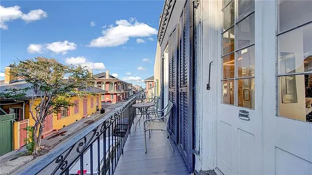 632 Burgundy St — Photo 33