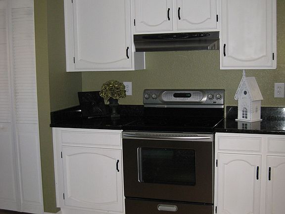 2nd image of 113 E San Angelo Ave