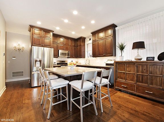 5th image of 4653 N Magnolia Ave APT 1S