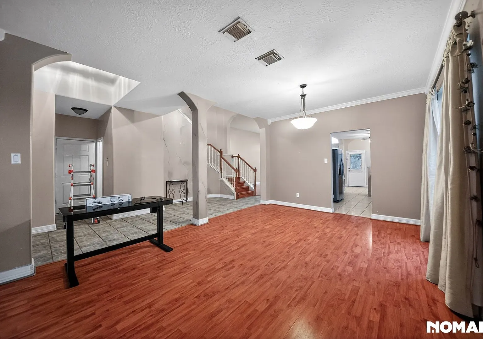 Spacious 4BR House in Fresno — Photo 3