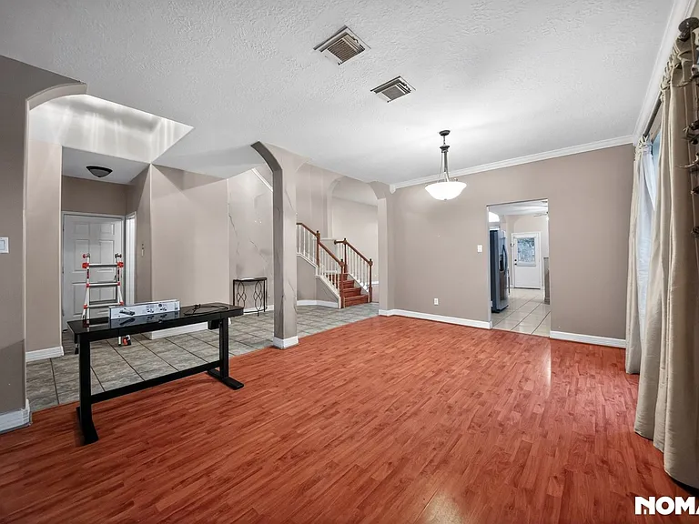 1811 Quiet Hollow Dr — Photo 5