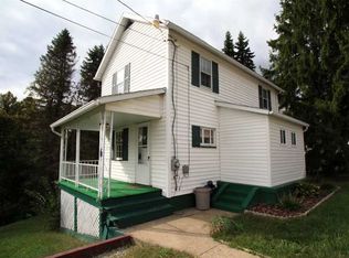 141 New Blocks Dr, Yukon, PA 15698