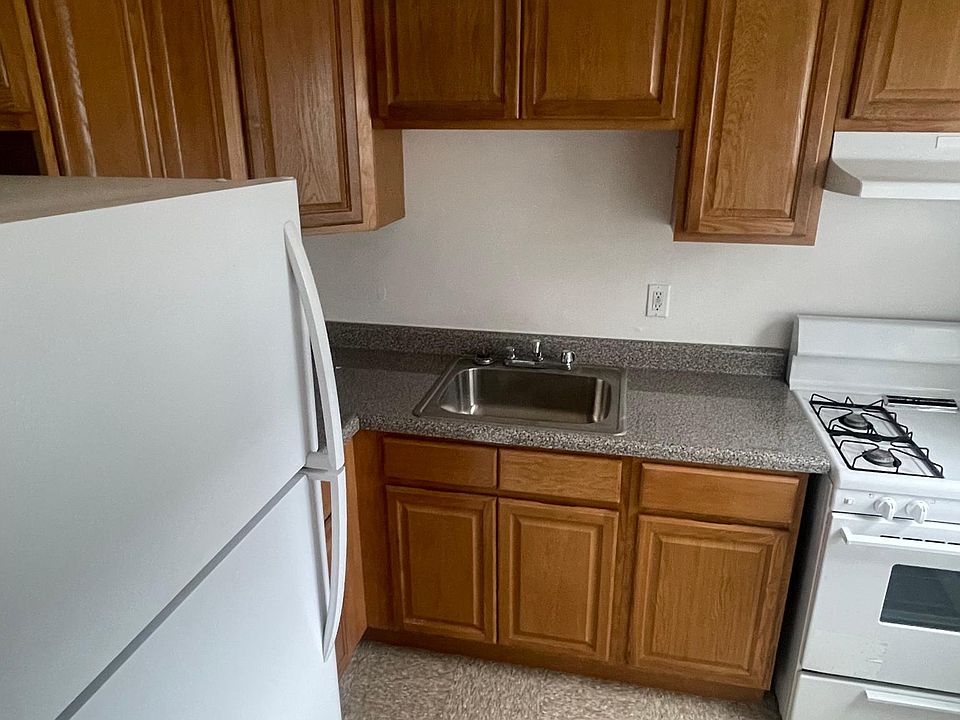 2nd image of 385 Bayview Ave APT 1P