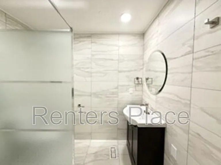 5501 S Newport Ave — Photo 11