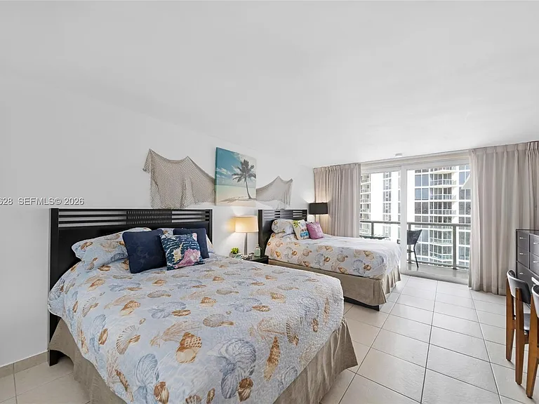 19201 Collins Ave #1117 — Photo 6