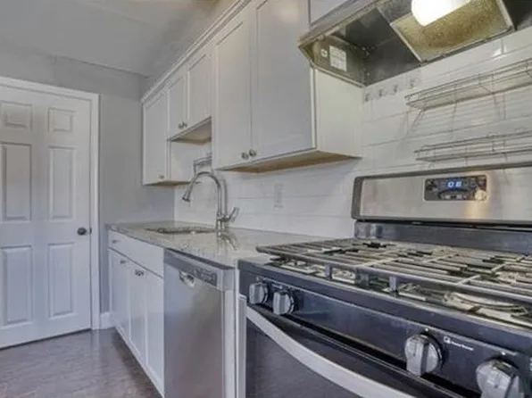 2002 Larkhall Rd, Dundalk, MD 21222