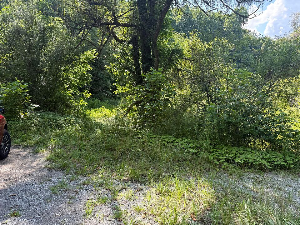 1st image of 999 Roberts Branch Rd