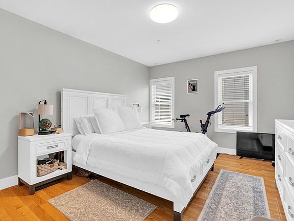 3rd image of 157 Hancock St Unit 14