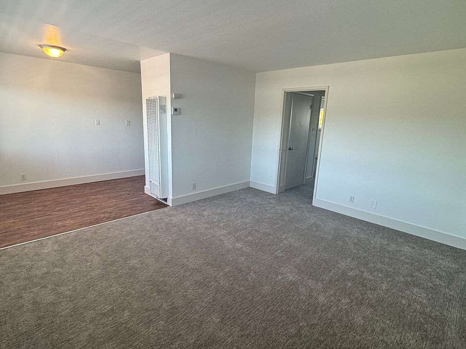 1st image of 101 Oak Ave #4B