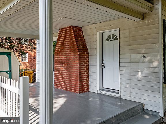 4th image of 6 Oak Ln SW