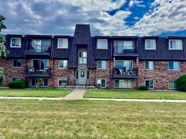 532 Riviera Dr #177, Saint Clair Shores, MI 48080