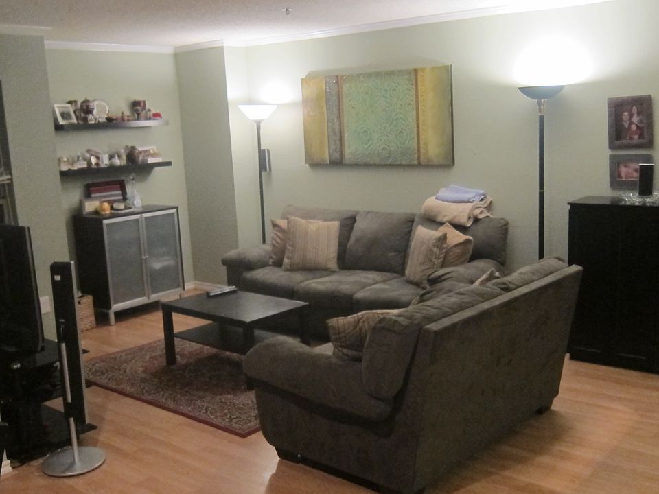 1st image of 1524 Lincoln Way APT 115