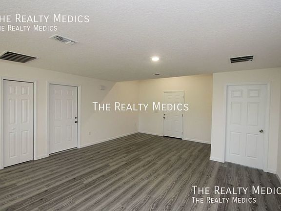 5th image of 875 San Filippo Dr SE