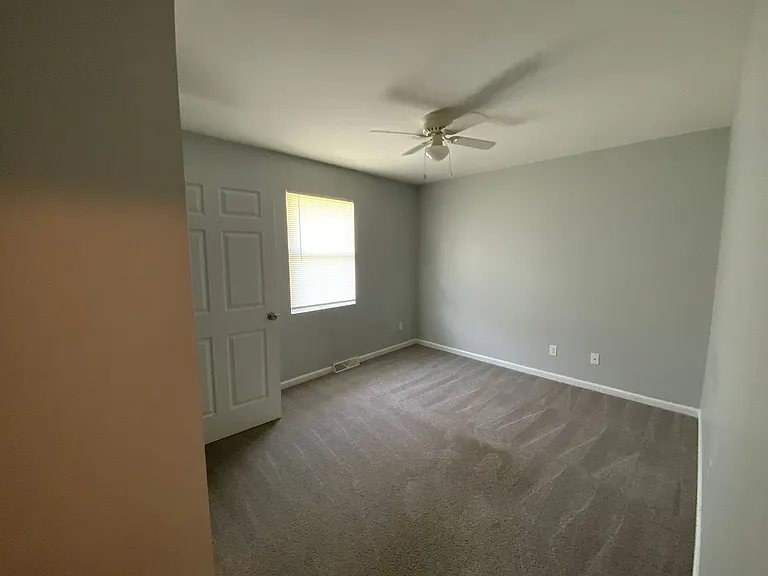 4621 - 4623 W Bainbridge Dr — Photo 15