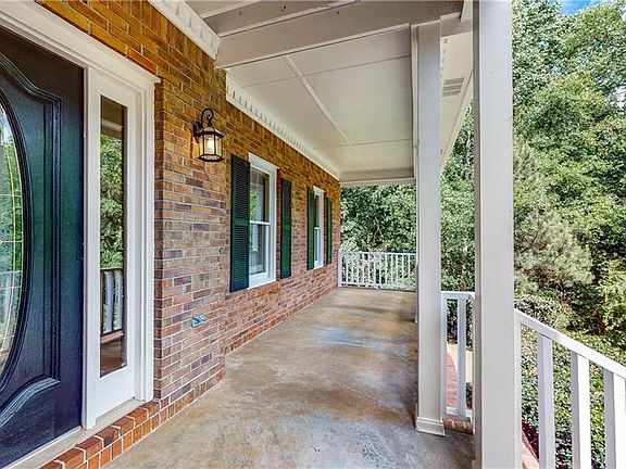 3rd image of 109 Cotton Creek Dr