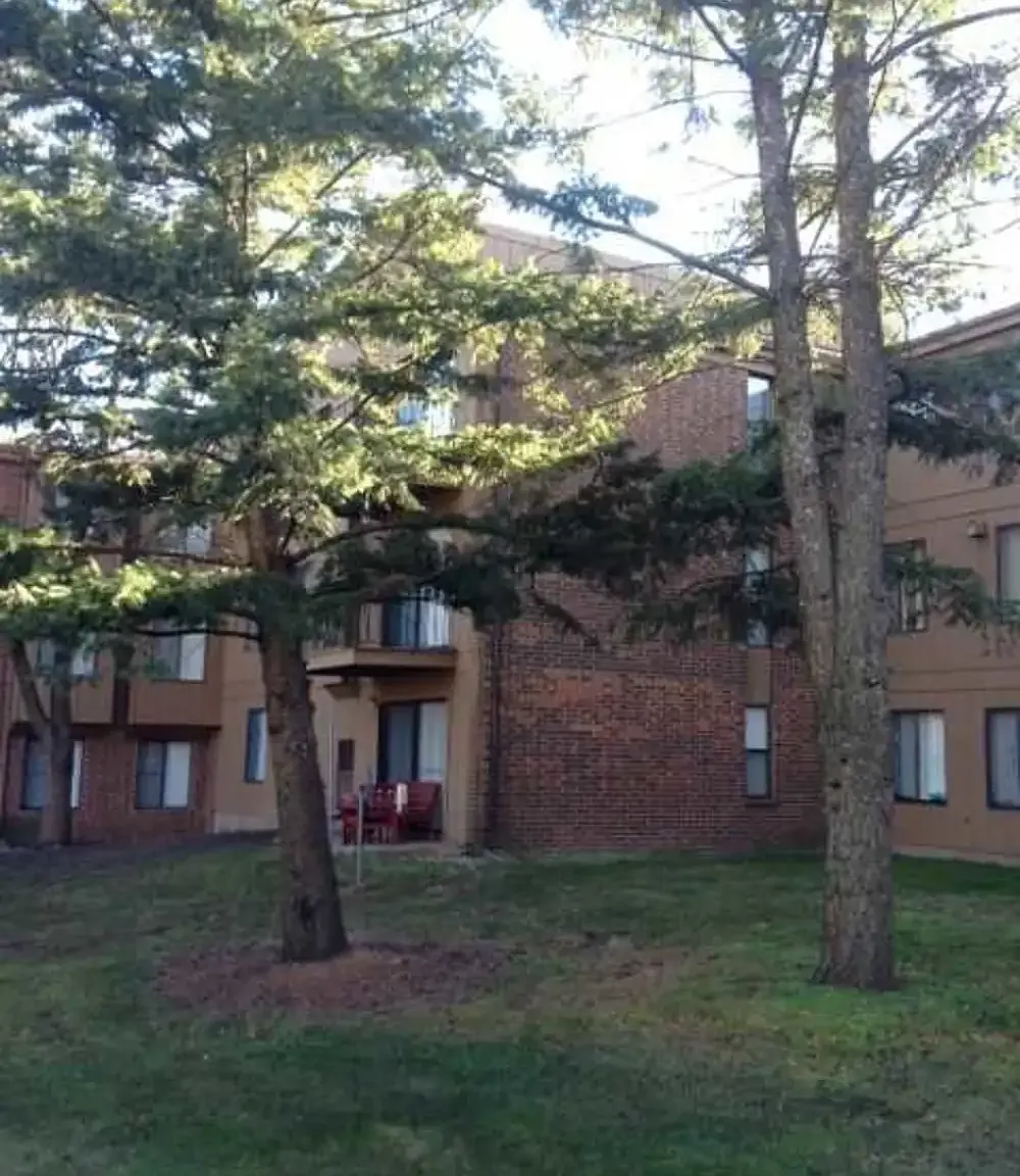 Pine Aire Apartments — Photo 2