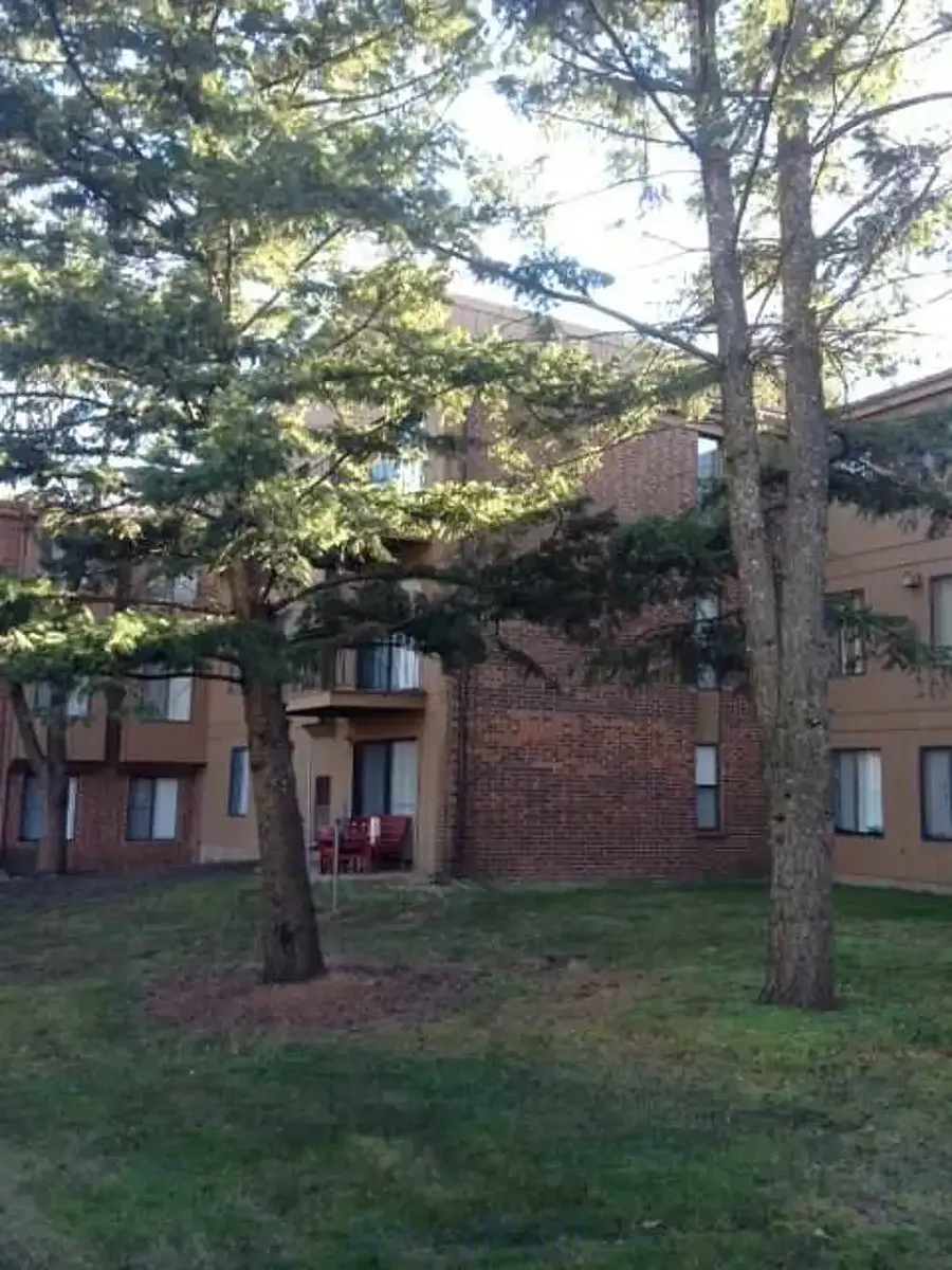 Building Photo - Pine Aire Apartments