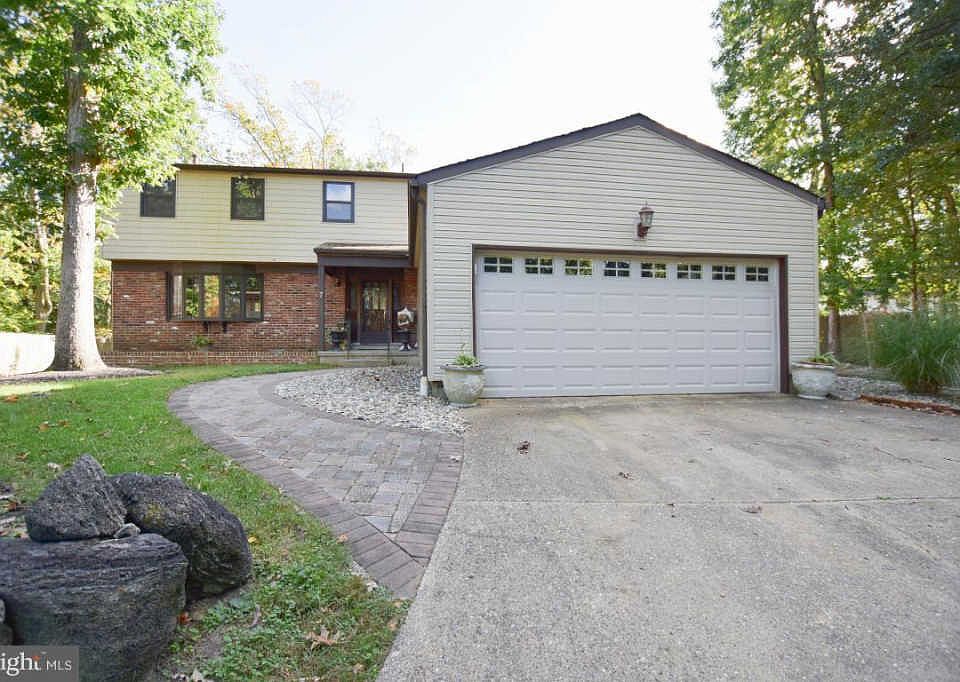 1st image of 7 Laurel Hill Ct