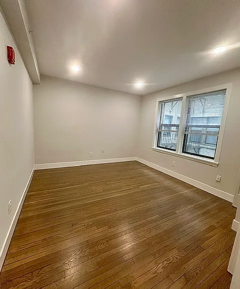 30 Peterborough St #8 — Photo 1