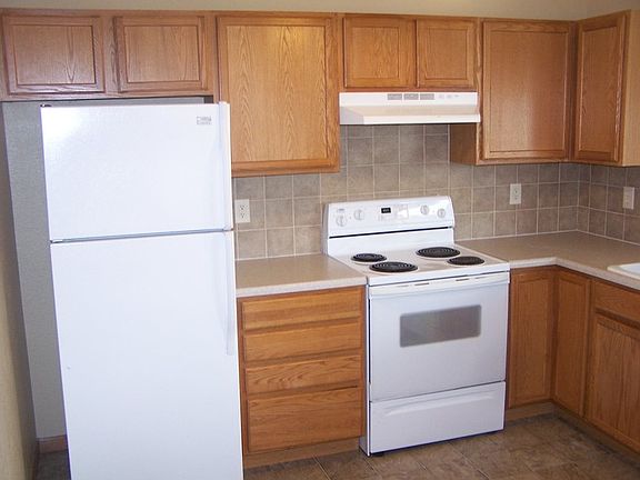 2nd image of 1803 Clover Dr